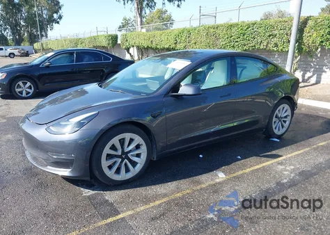 2023 Tesla Model 3 Long Range Dual Motor All-Wheel Drive z USA, uszkodzony, nr VIN 5YJ3E1EBXPF631851